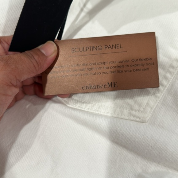 Jen 7 by 7 for all mankind short - Picture 5 of 10